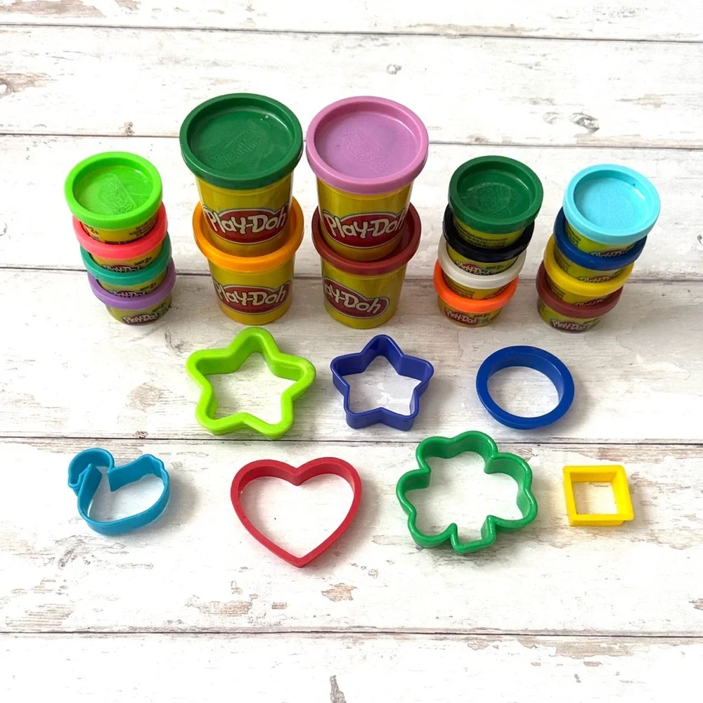 Play-Doh Playset Bundle Kids Toys Clay Play Doh 16 Colors 7 Cookie Cutters